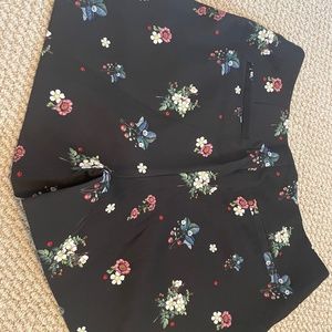 Ted Baker Naomii Floral Shorts Size 4 (Size 10 US)